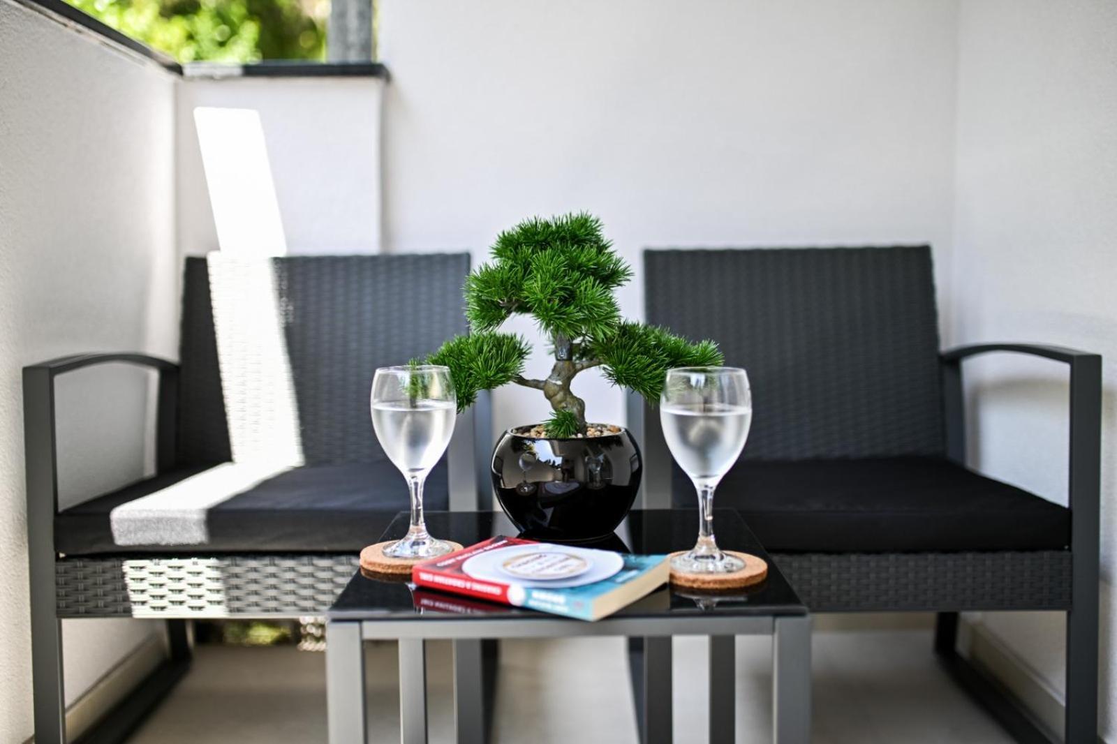 Newly Renovated Apartment Luce Zara Esterno foto