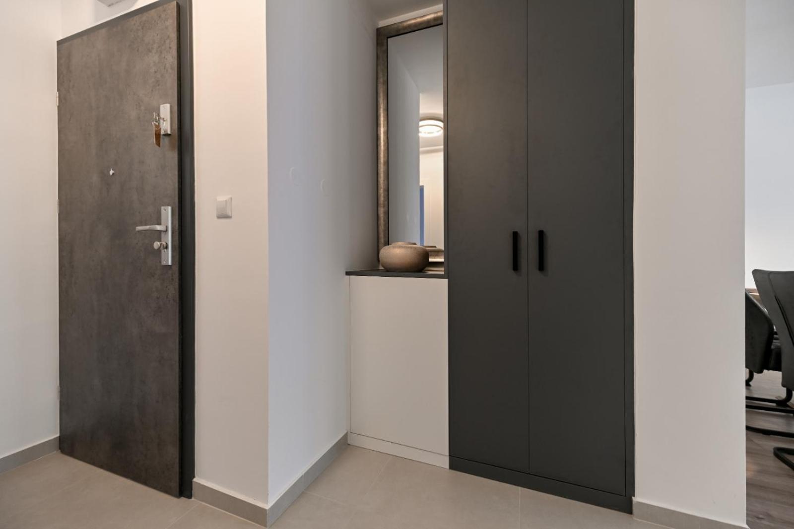 Newly Renovated Apartment Luce Zara Esterno foto