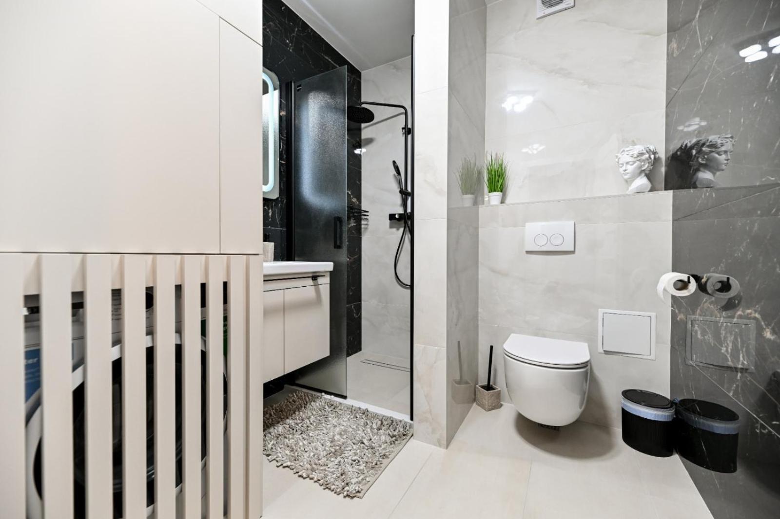 Newly Renovated Apartment Luce Zara Esterno foto